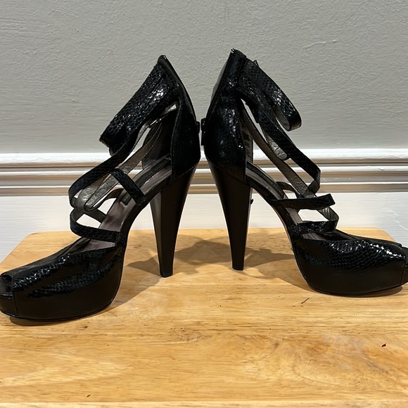 Steve Madden Luxe Platforms - Picture 4 of 8